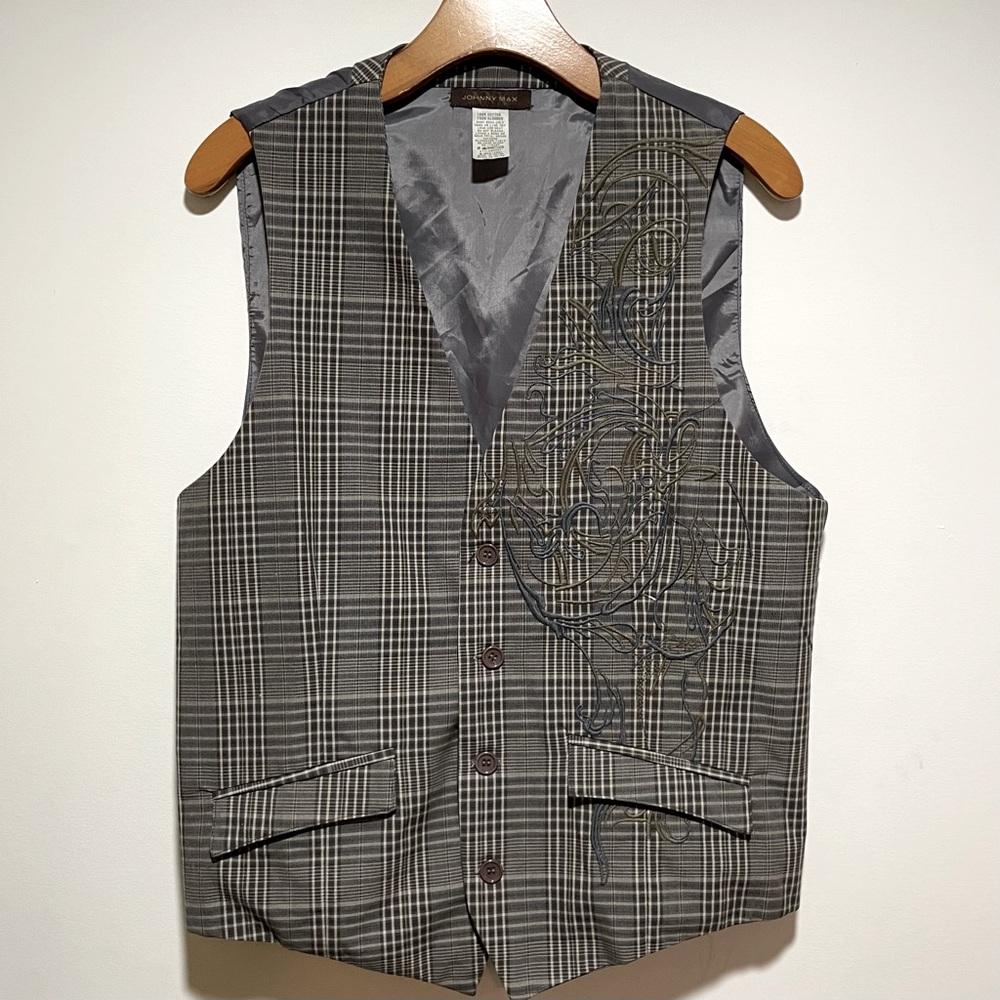 Johnny Max mens vest, grey plaid with embroidered overlay. Working pockets. Med
